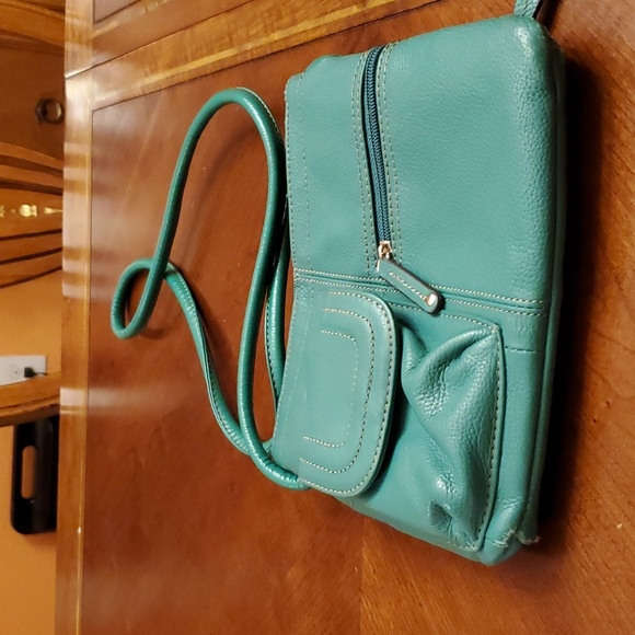 Tignanello crossbody bag teal leather with built in wallet super useful! - Picture 3 of 4